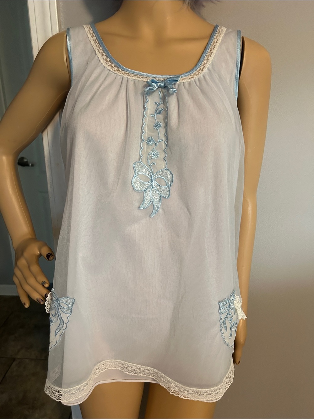 Aristocraft 50’s-60’s Light  Blue Lace-Trim Sleeveless Babydoll Top / Night